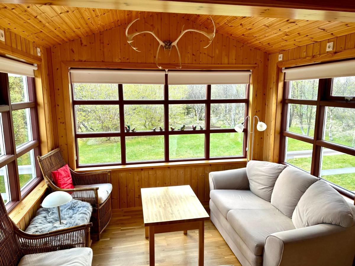 Red Riding Hood Cabin On The Golden Circle Next To Kerith Selfoss Exterior foto